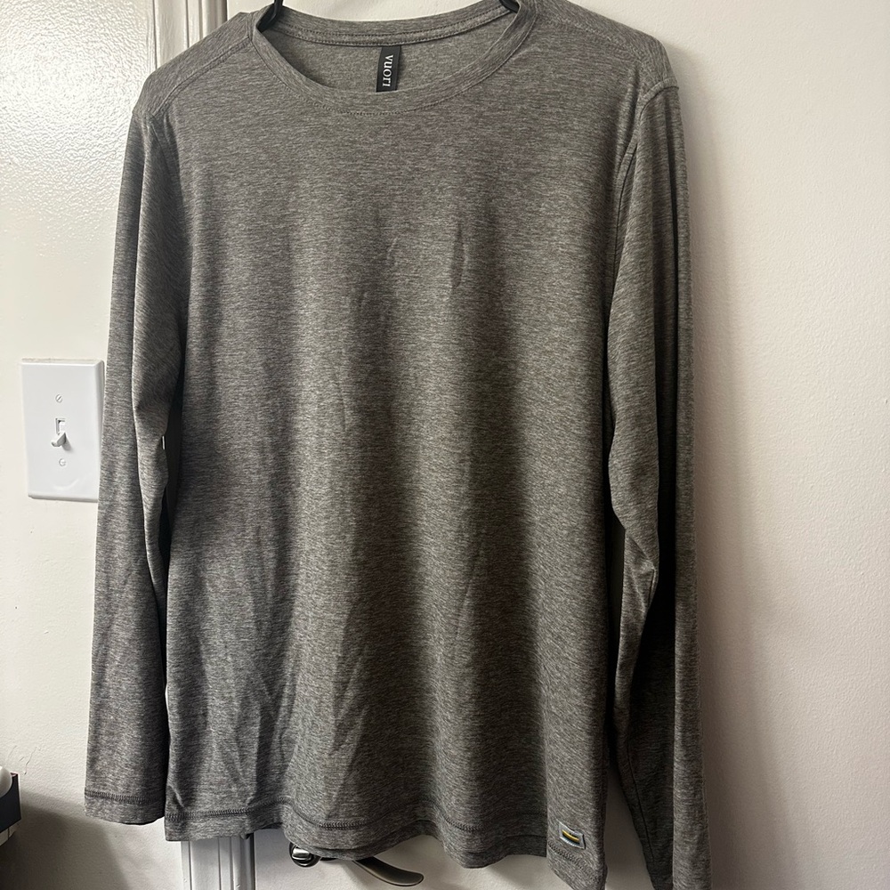 Vuori Men’s Strato Tech Long Sleeve Tee - Charcoal Heather